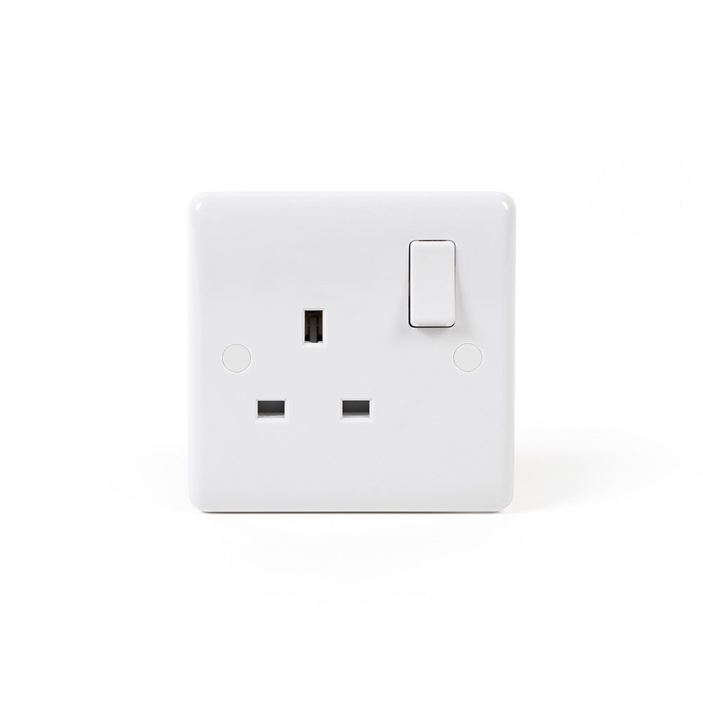 Lieber White Plastic Sockets and Switches